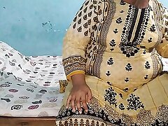 Neighbor House-servant Pakistani Desi Hot Aunty Ki Chudai - Aria Mia (Hindi Coda Cudi)