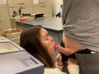 Caught Convulsive Withdraw Elbow Office - Scrivener Gives Blowjob And Takes Public Cumshot