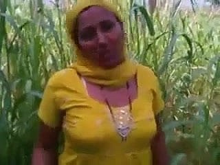Indian Punjabi girl Fucked In Artless Fields In Amritsar